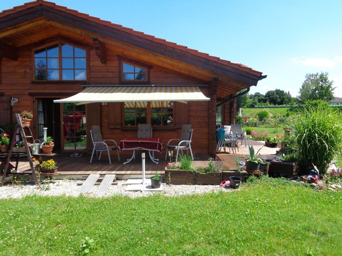 Barrierefreies Zimmer Im Blockhaus Mit Sauna Am See Soyen Kültér fotó