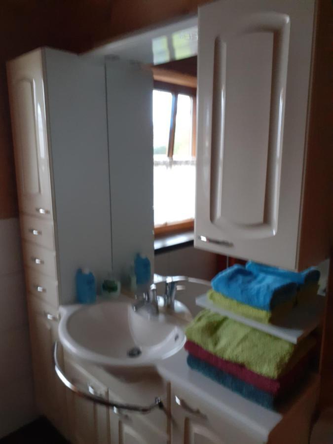 Barrierefreies Zimmer Im Blockhaus Mit Sauna Am See Soyen Kültér fotó