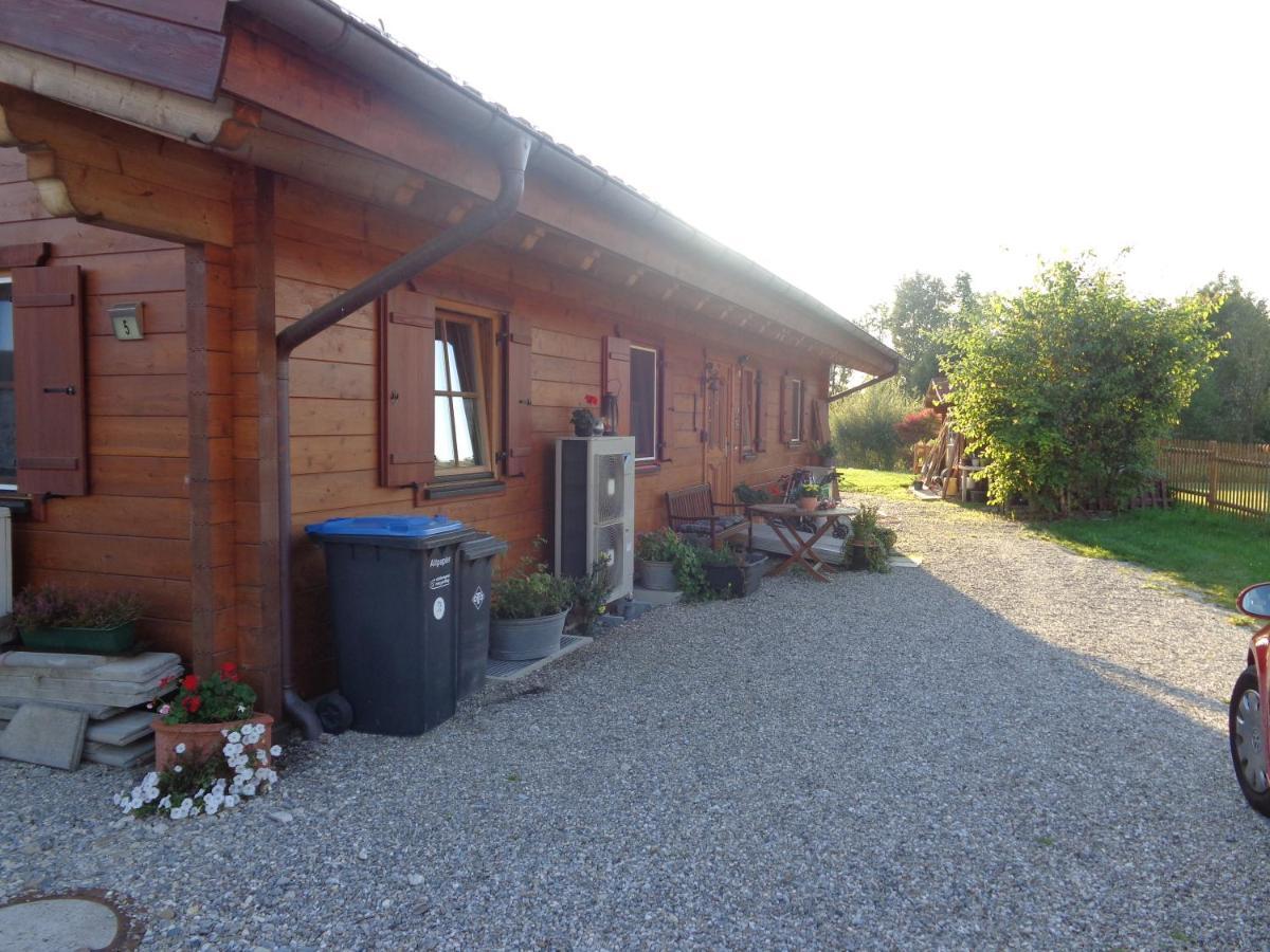Barrierefreies Zimmer Im Blockhaus Mit Sauna Am See Soyen Kültér fotó