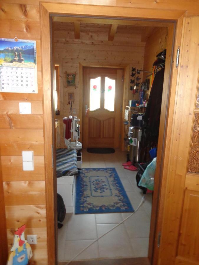 Barrierefreies Zimmer Im Blockhaus Mit Sauna Am See Soyen Kültér fotó