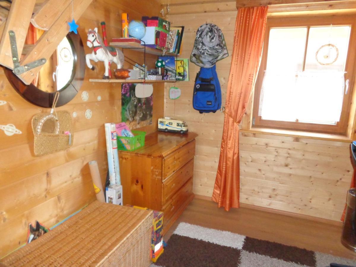 Barrierefreies Zimmer Im Blockhaus Mit Sauna Am See Soyen Kültér fotó